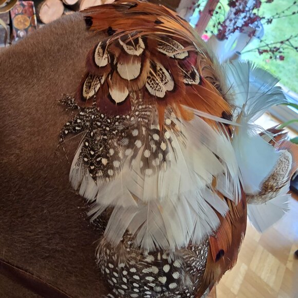 Lucille - Vintage Brown Felt Hat with Feathers & a Bow - Picture 6 of 11